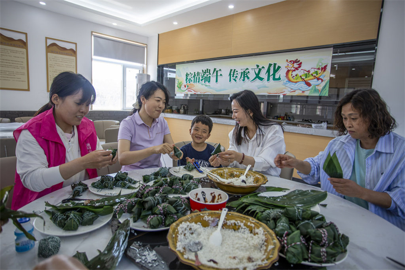 多彩活动迎端午